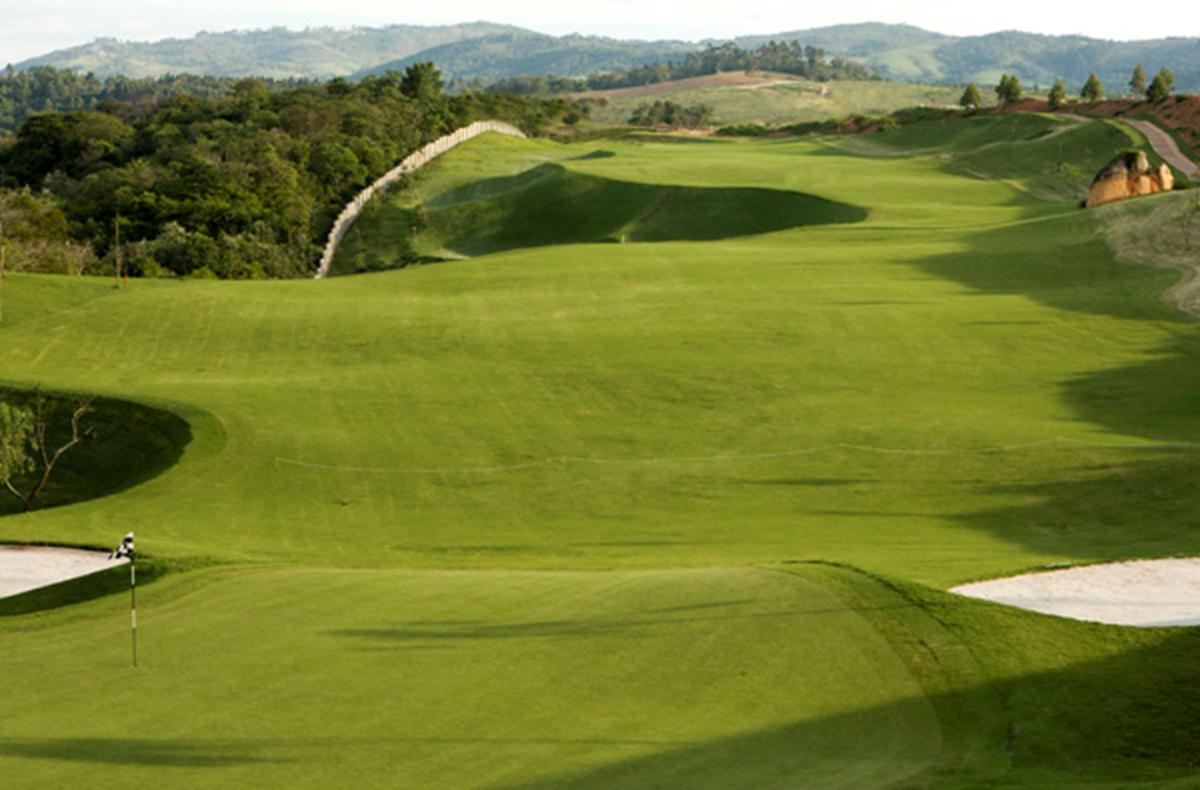 #11 at Vista Verde G.C. is a par 5 that shows just how much earthwork was necessary to create a very playable hole on this mountain course near Sao Roque, Sao Paulo.